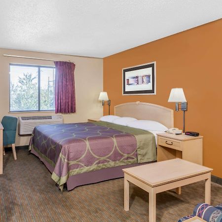 Super 8 By Wyndham Charlotte/Amusement Park Area Hotel Exterior photo