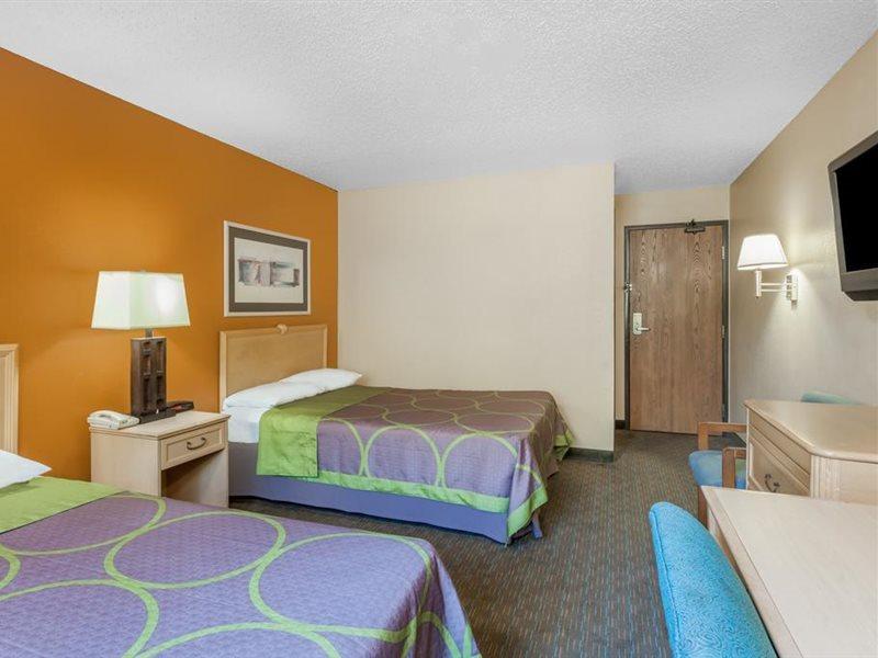 Super 8 By Wyndham Charlotte/Amusement Park Area Hotel Exterior photo