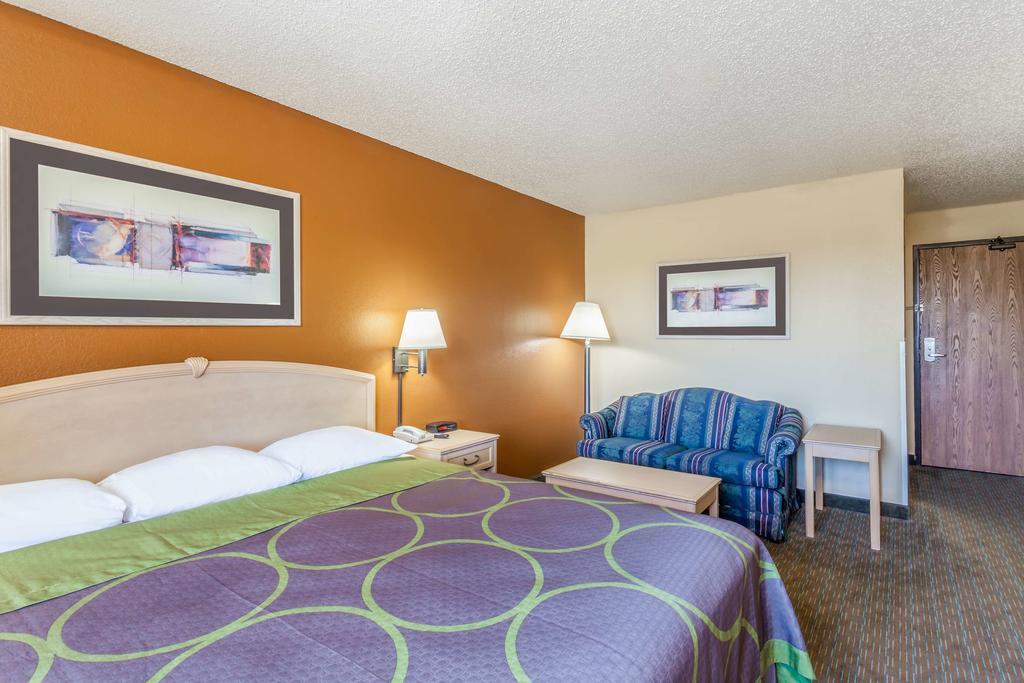 Super 8 By Wyndham Charlotte/Amusement Park Area Hotel Exterior photo